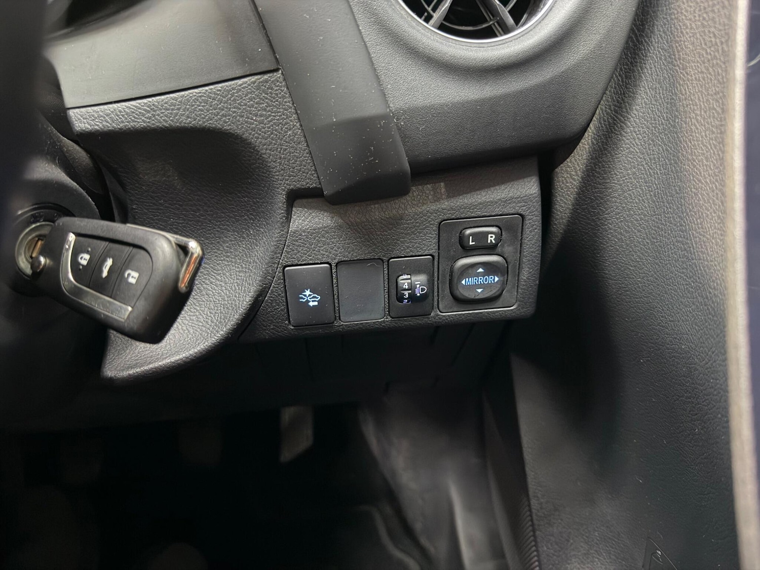 Used Toyota Auris 2017 for sale - 77709832: Photo 30