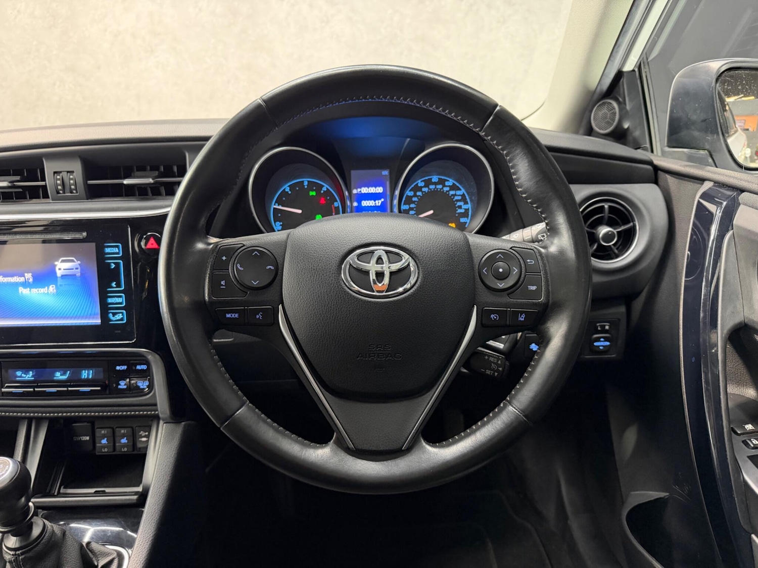 Used Toyota Auris 2017 for sale - 77709832: Photo 37