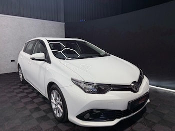 Used Toyota Auris 2017 for sale - 77709832: Photo