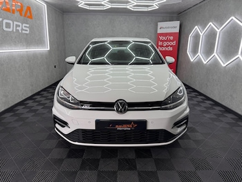 Used Volkswagen Golf 2017 for sale - 79121642: Photo