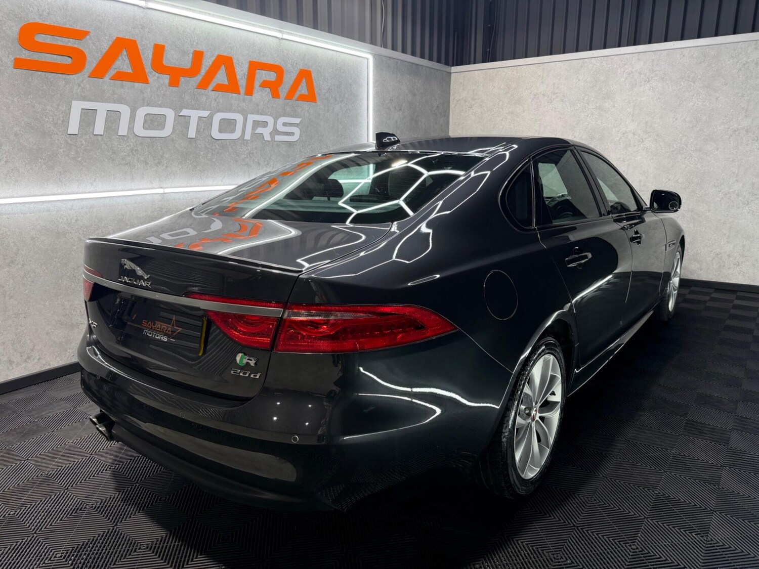 Used Jaguar XF 2017 for sale - 77839704: Photo 11