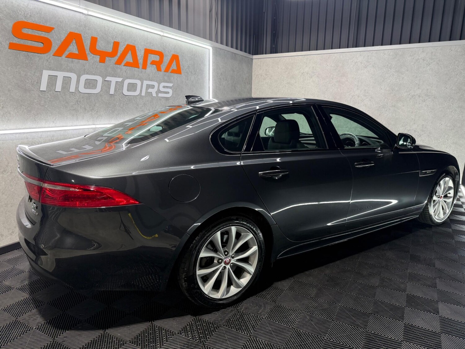 Used Jaguar XF 2017 for sale - 77839704: Photo 14
