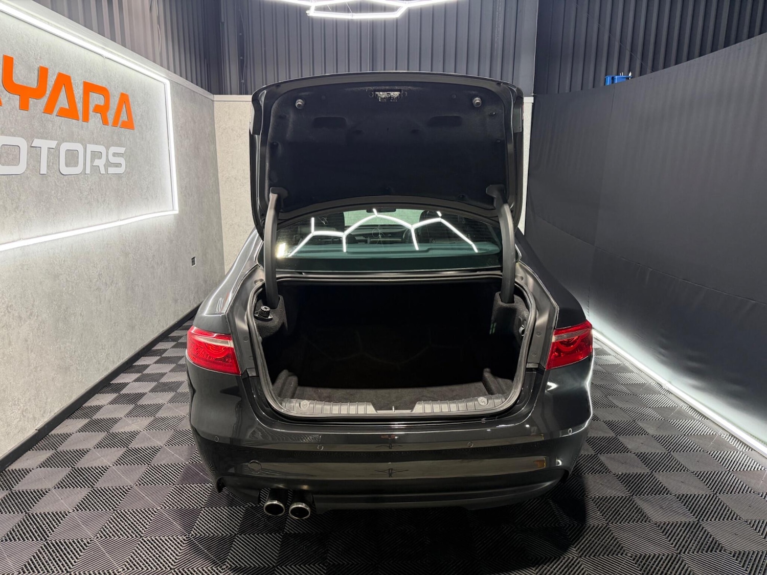 Used Jaguar XF 2017 for sale - 77839704: Photo 15