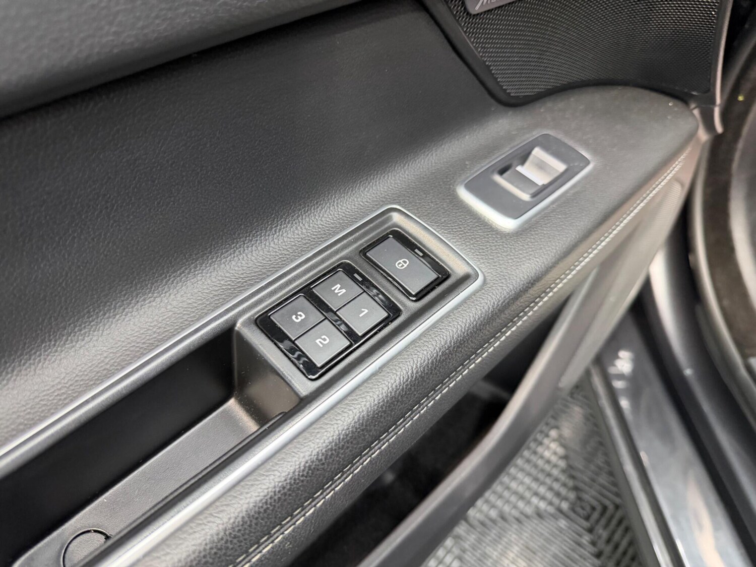 Used Jaguar XF 2017 for sale - 77839704: Photo 22