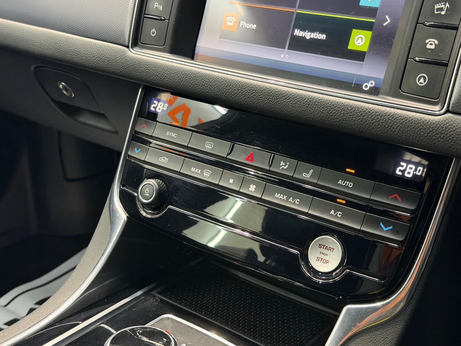 Used Jaguar XF 2017 for sale - 77839704: Photo 26