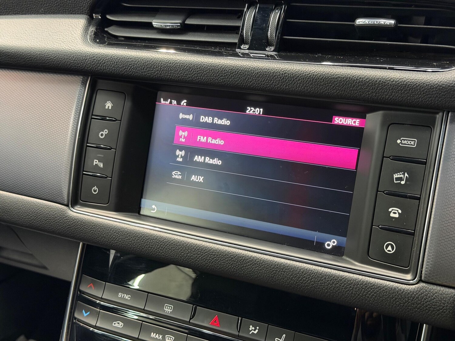 Used Jaguar XF 2017 for sale - 77839704: Photo 29