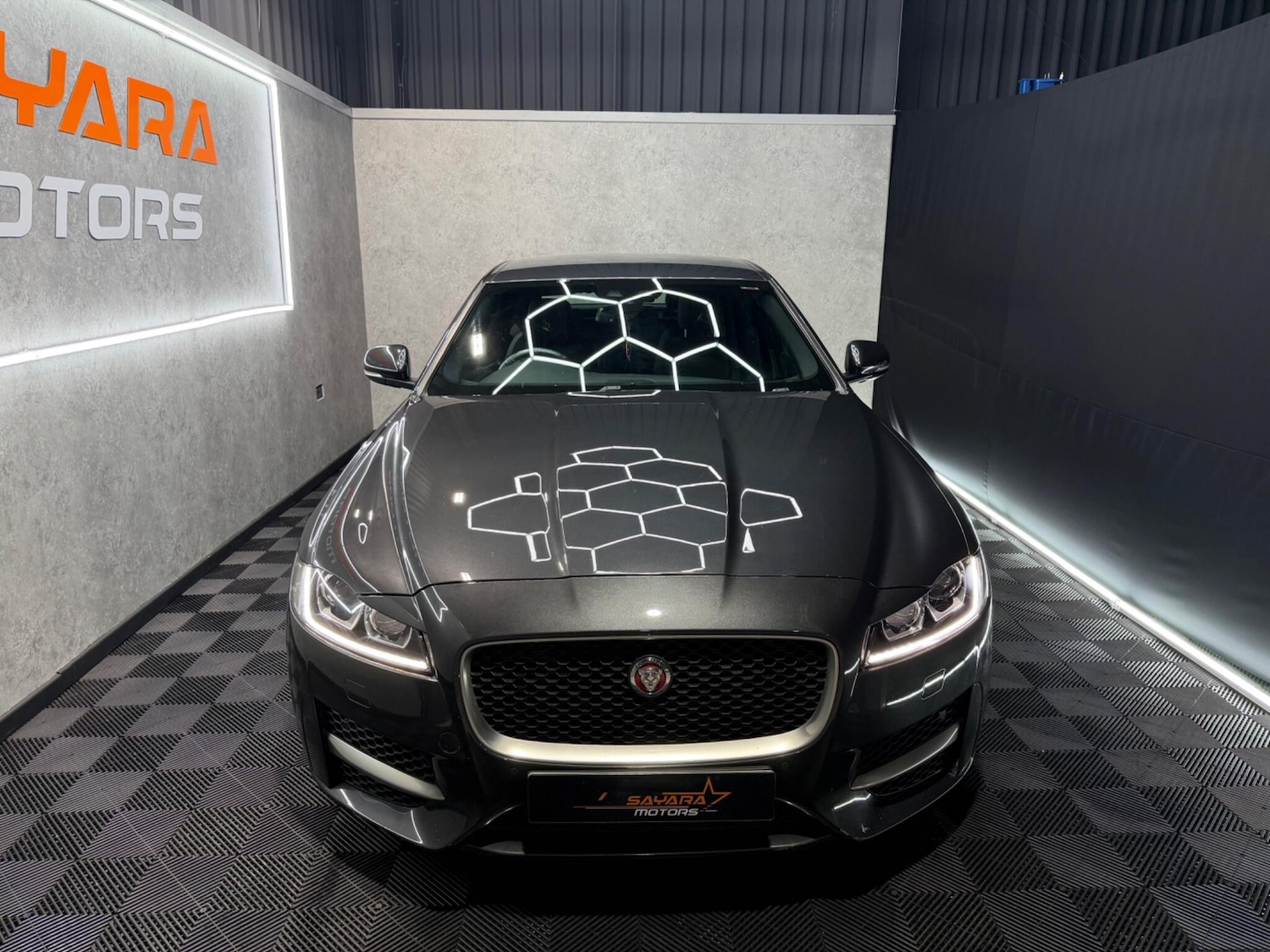 Used Jaguar XF 2017 for sale - 77839704: Photo 3