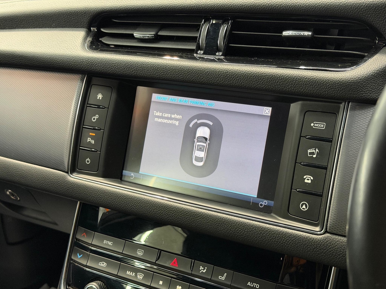 Used Jaguar XF 2017 for sale - 77839704: Photo 32