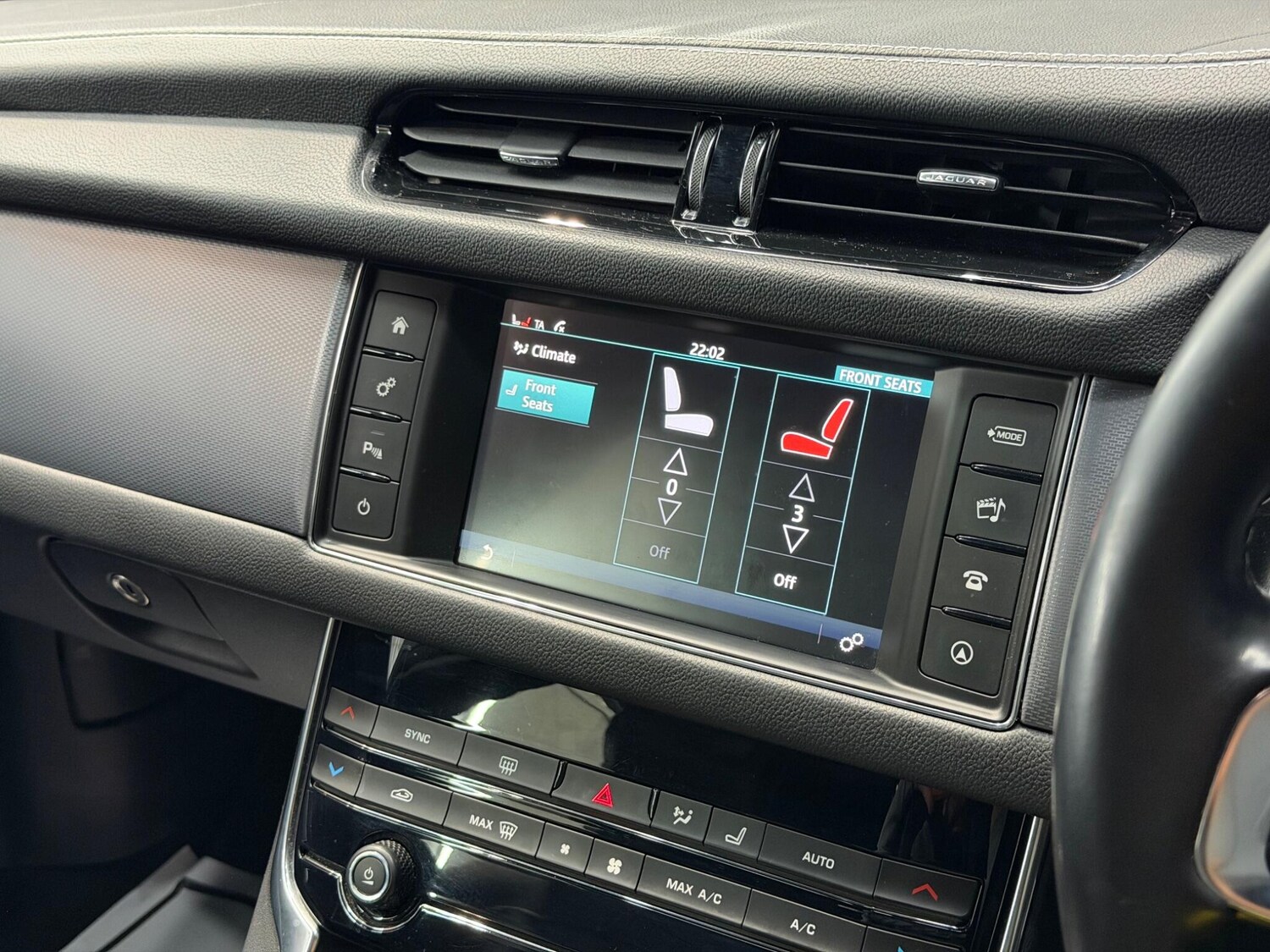 Used Jaguar XF 2017 for sale - 77839704: Photo 33