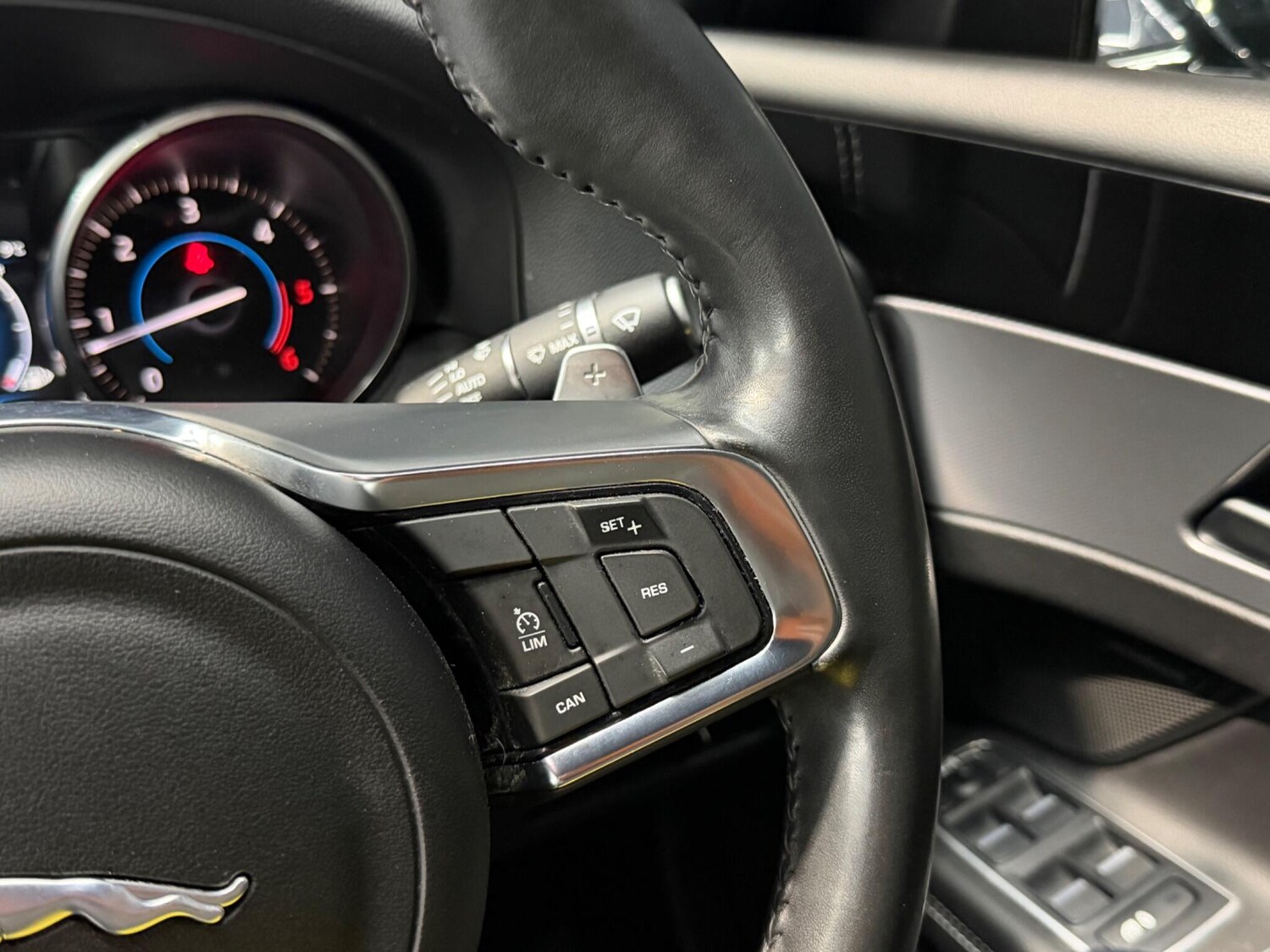 Used Jaguar XF 2017 for sale - 77839704: Photo 43