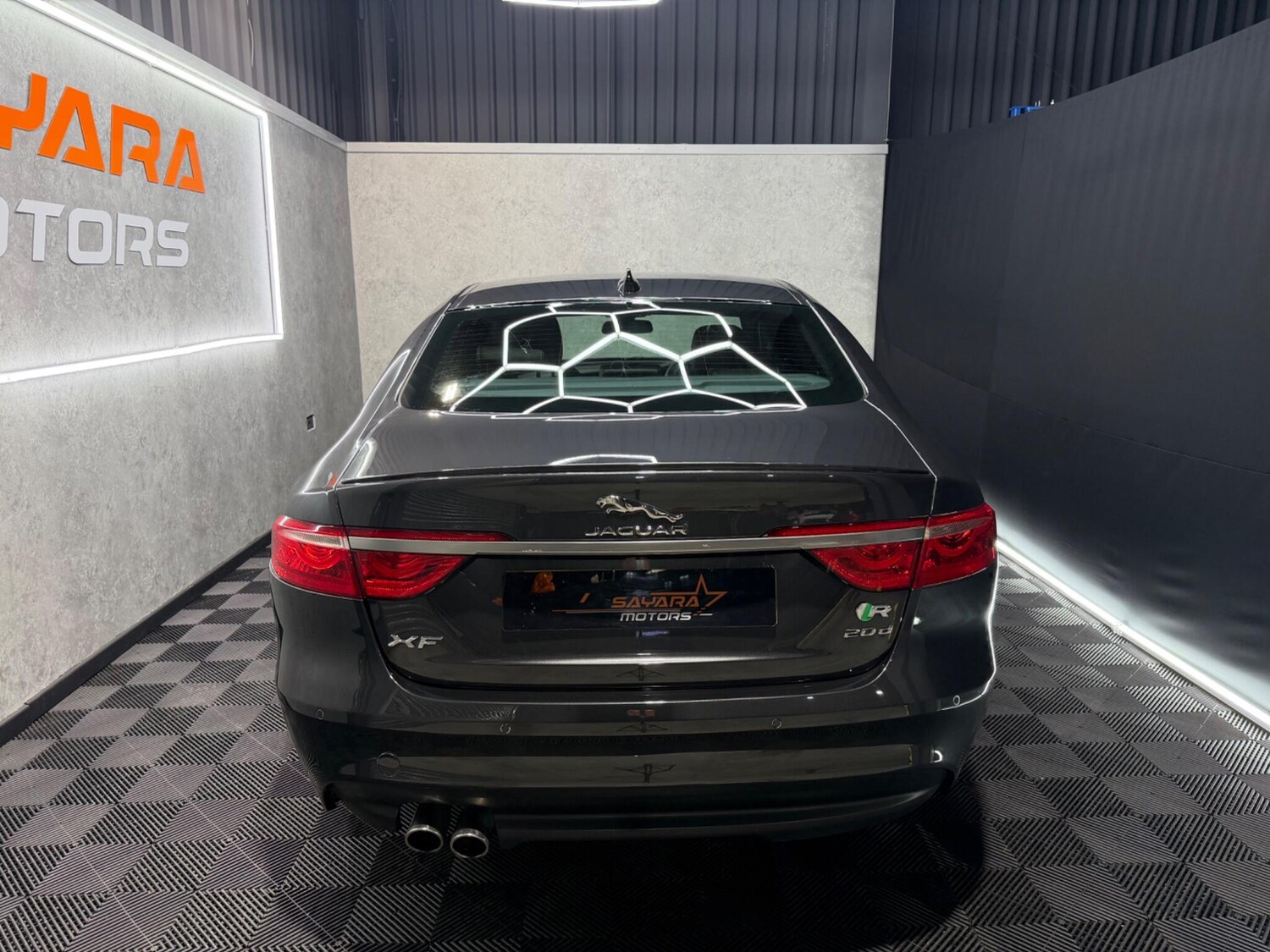 Used Jaguar XF 2017 for sale - 77839704: Photo 9