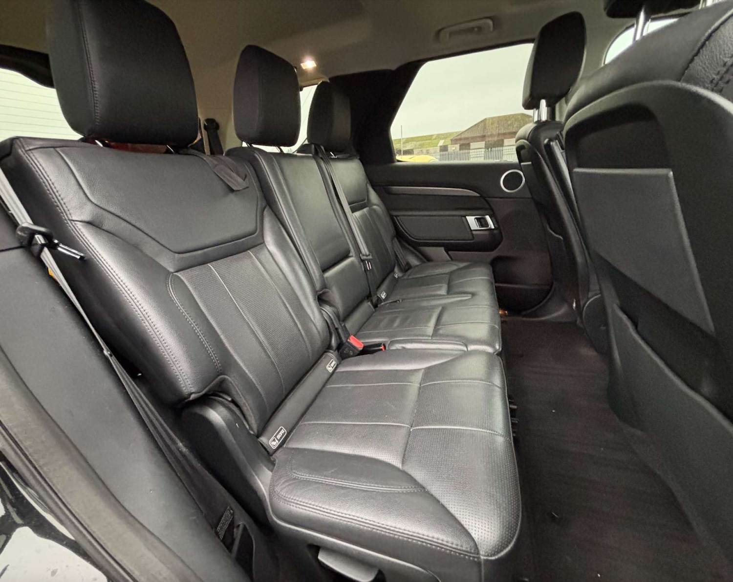 Used Land Rover Discovery 2017 for sale - 77065868: Photo 25