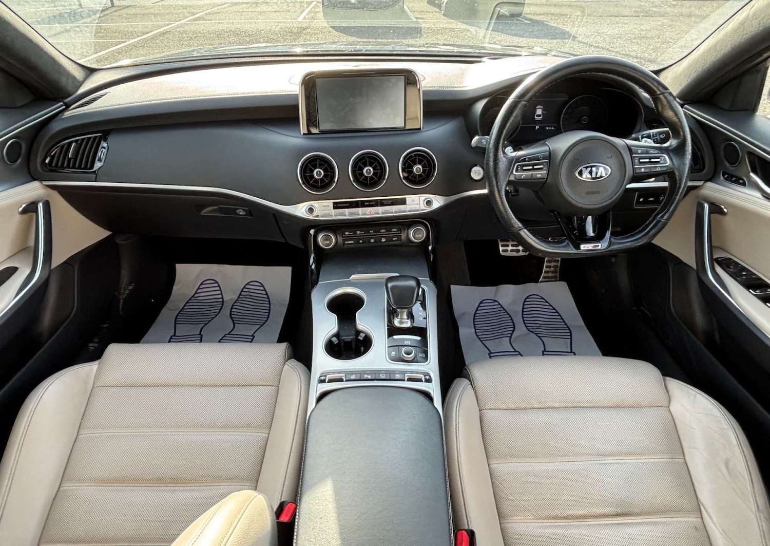 Used Kia Stinger 2019 for sale - 78117656: Photo 2