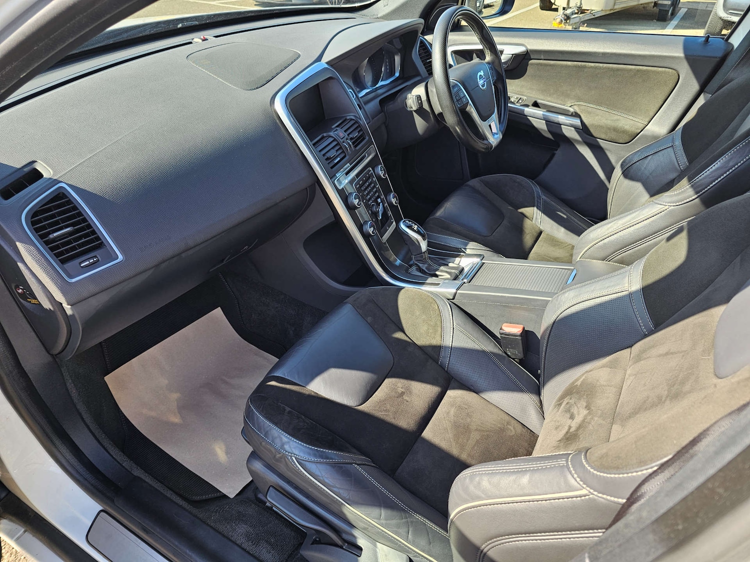 Used Volvo XC60 2017 for sale - 78167905: Photo 25