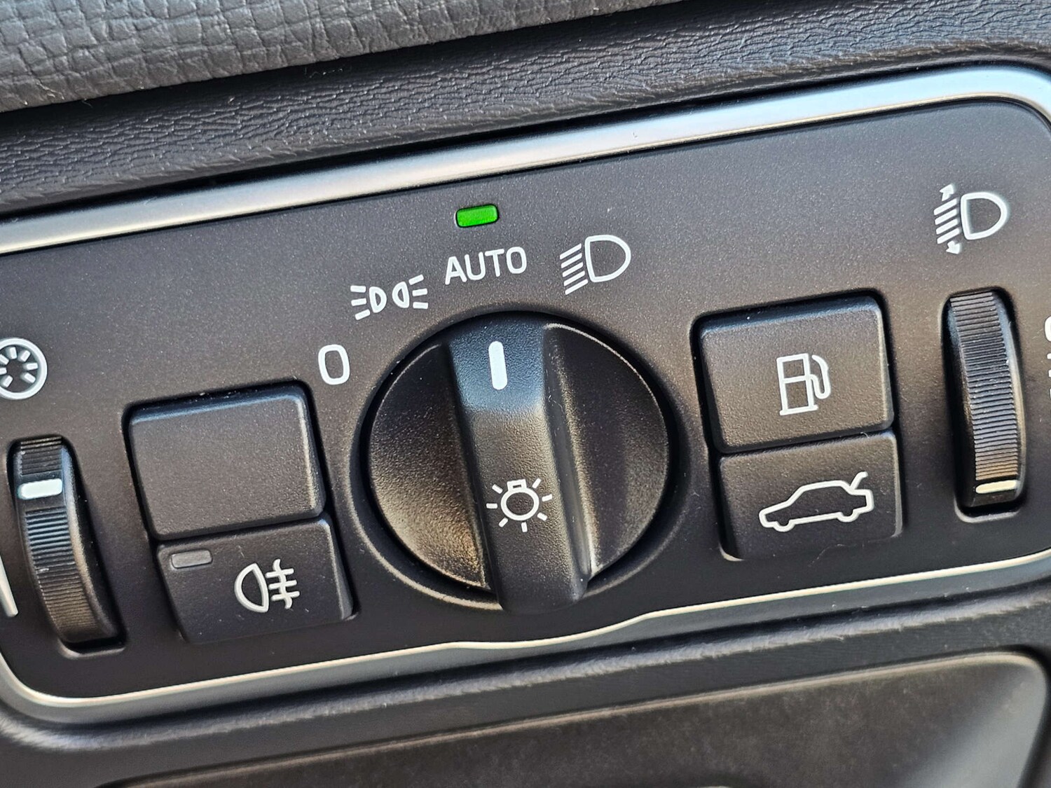 Used Volvo XC60 2017 for sale - 78167905: Photo 47