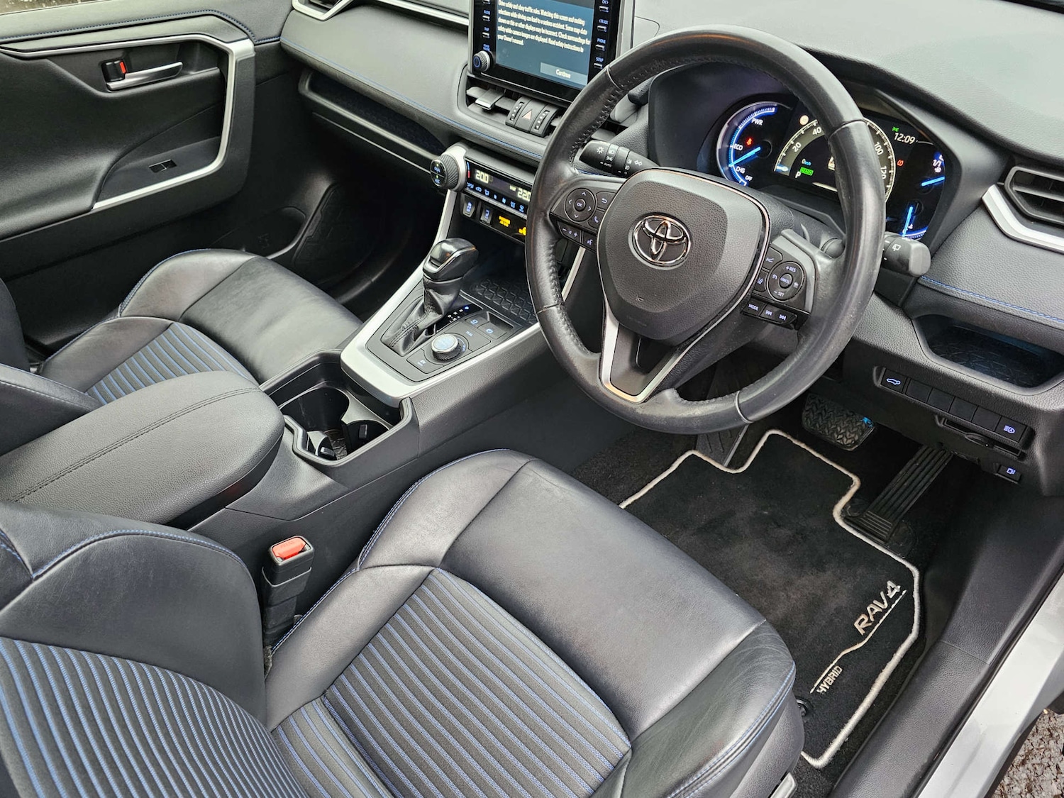 Used Toyota RAV4 2020 for sale - 77277620: Photo 18