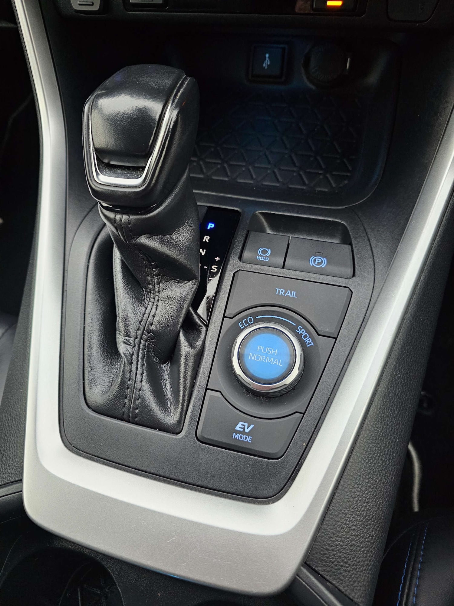 Used Toyota RAV4 2020 for sale - 77277620: Photo 31