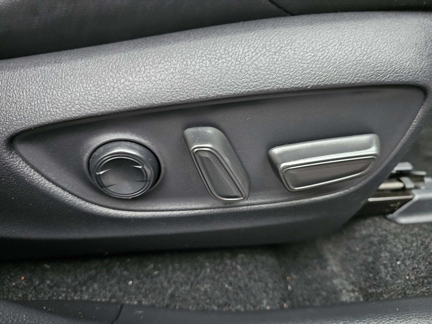 Used Toyota RAV4 2020 for sale - 77277620: Photo 32