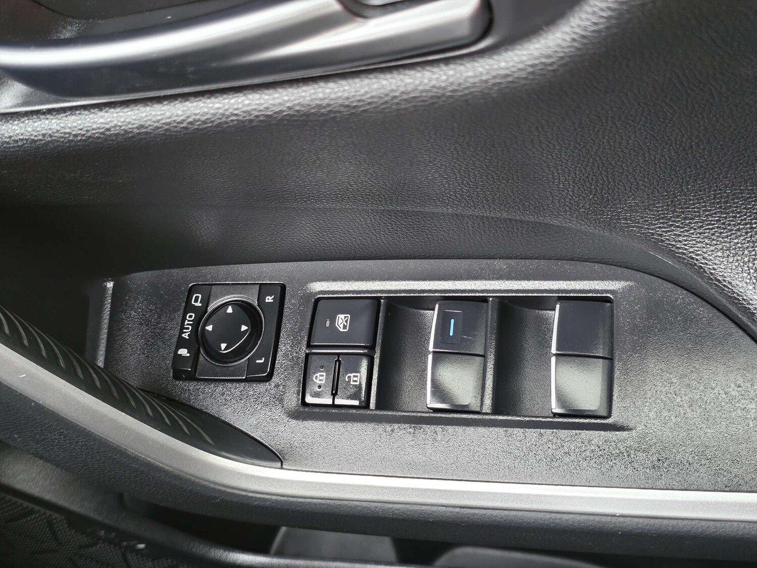 Used Toyota RAV4 2020 for sale - 77277620: Photo 46