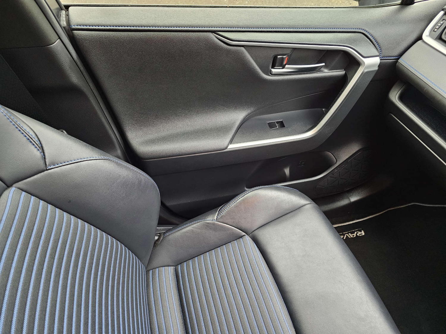 Used Toyota RAV4 2020 for sale - 77277620: Photo 48