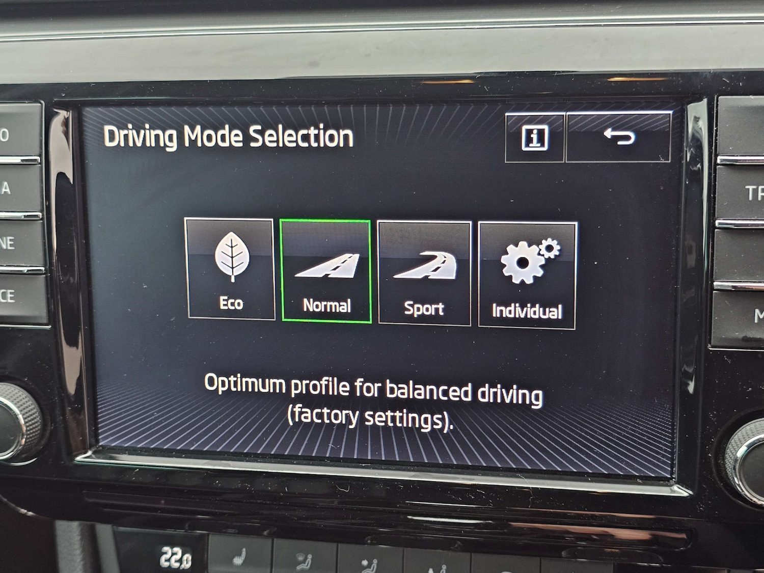 Used Skoda Superb 2017 for sale - 76720463: Photo 39