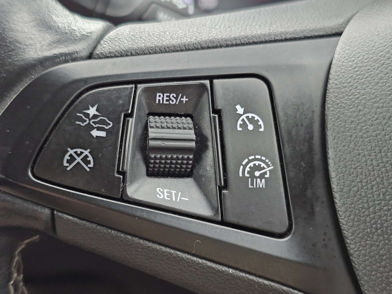 Used Vauxhall Astra 2016 for sale - 77065412: Photo 29