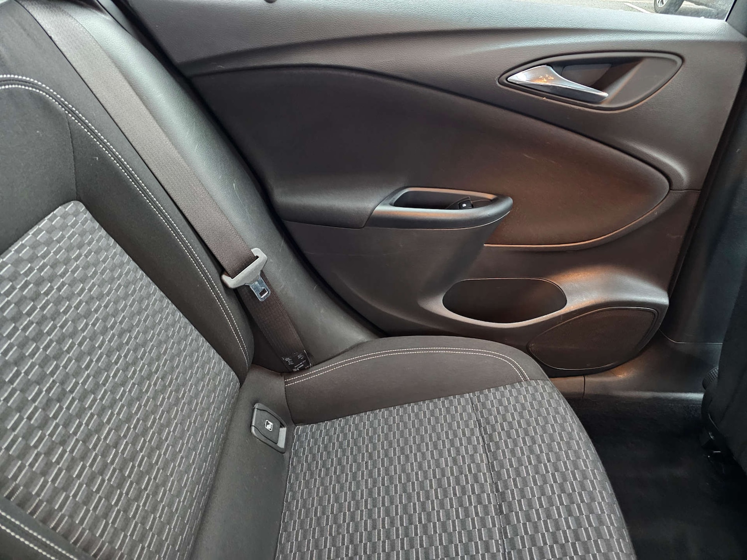 Used Vauxhall Astra 2016 for sale - 77065412: Photo 32