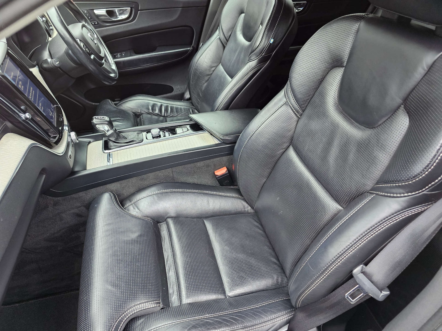 Used Volvo XC60 2017 for sale - 77523396: Photo 22