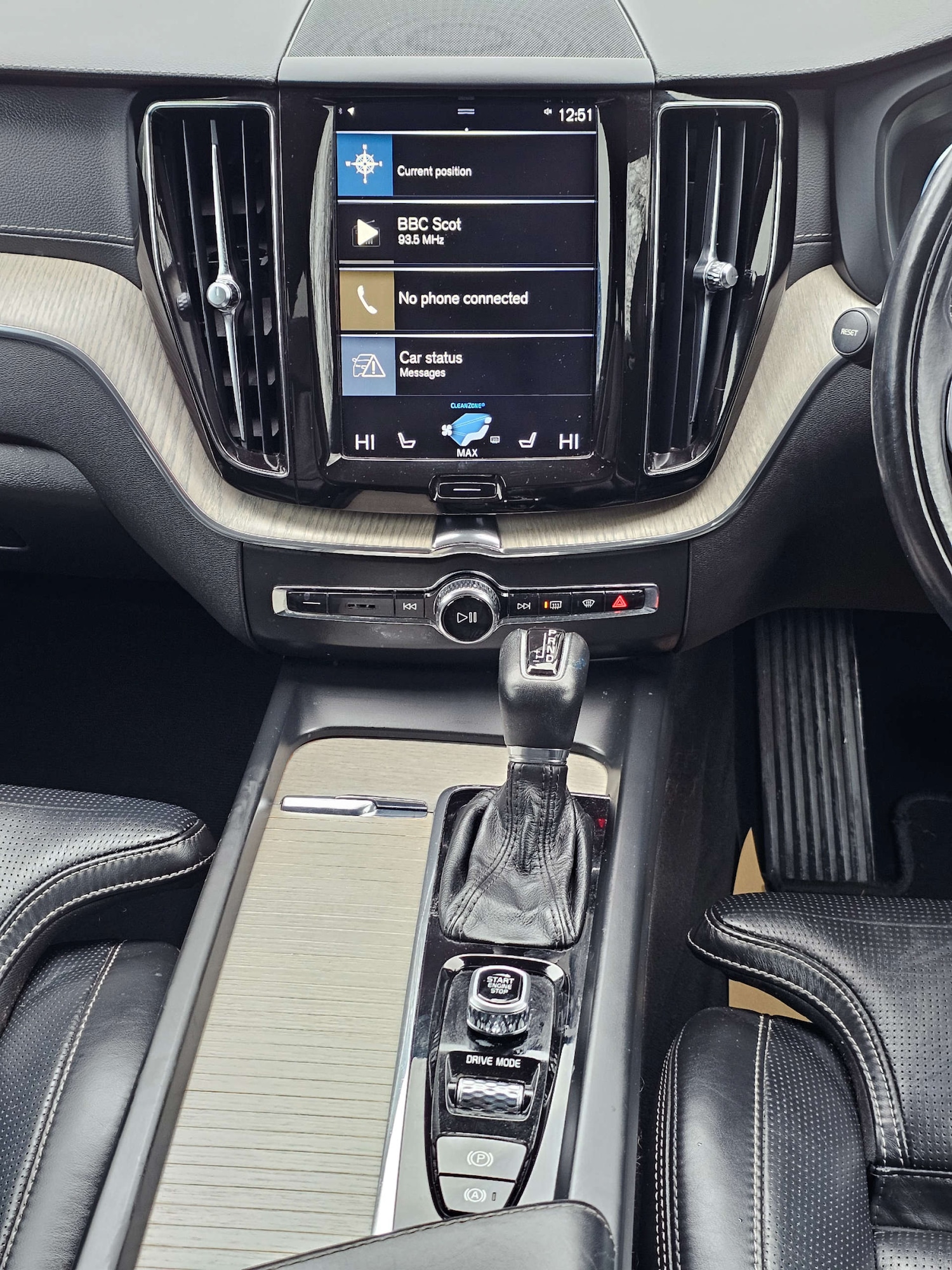 Used Volvo XC60 2017 for sale - 77523396: Photo 32