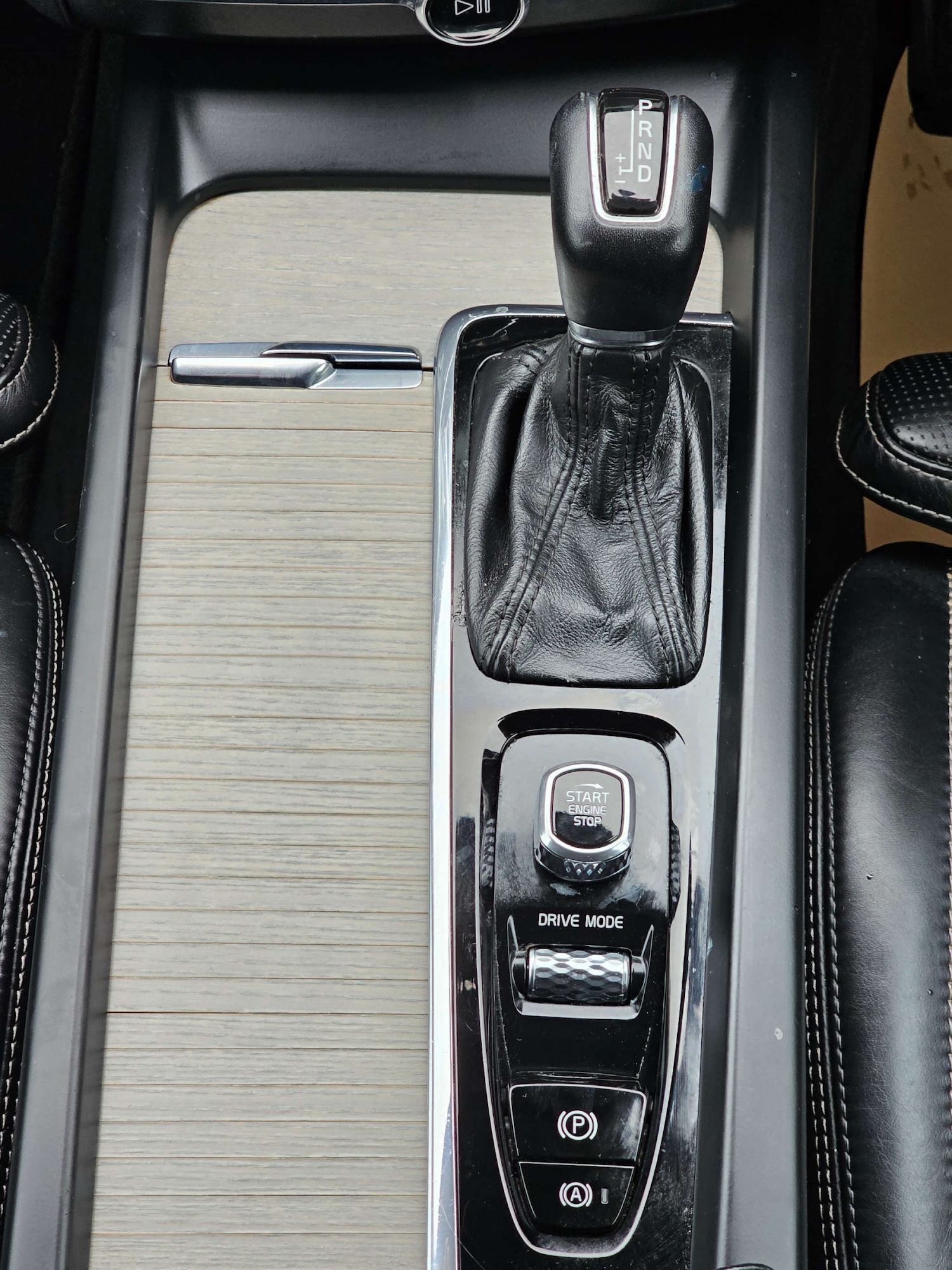 Used Volvo XC60 2017 for sale - 77523396: Photo 33