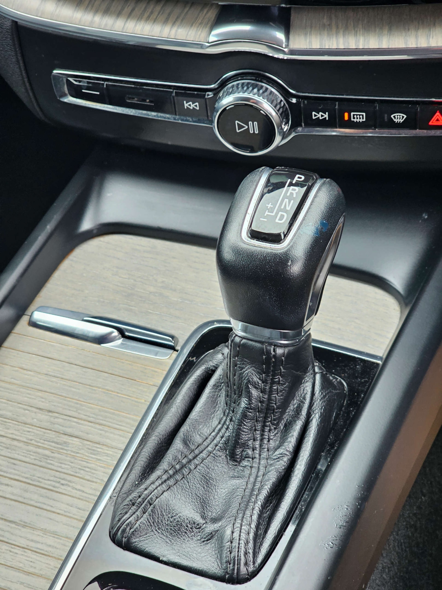 Used Volvo XC60 2017 for sale - 77523396: Photo 34