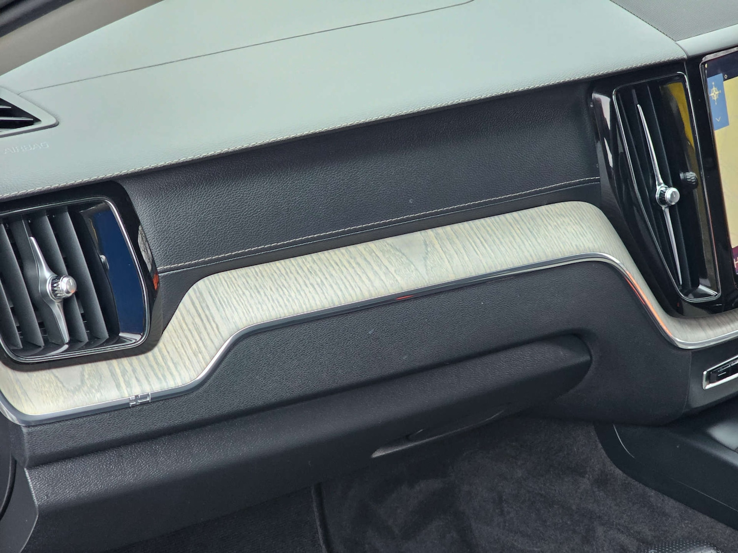 Used Volvo XC60 2017 for sale - 77523396: Photo 42