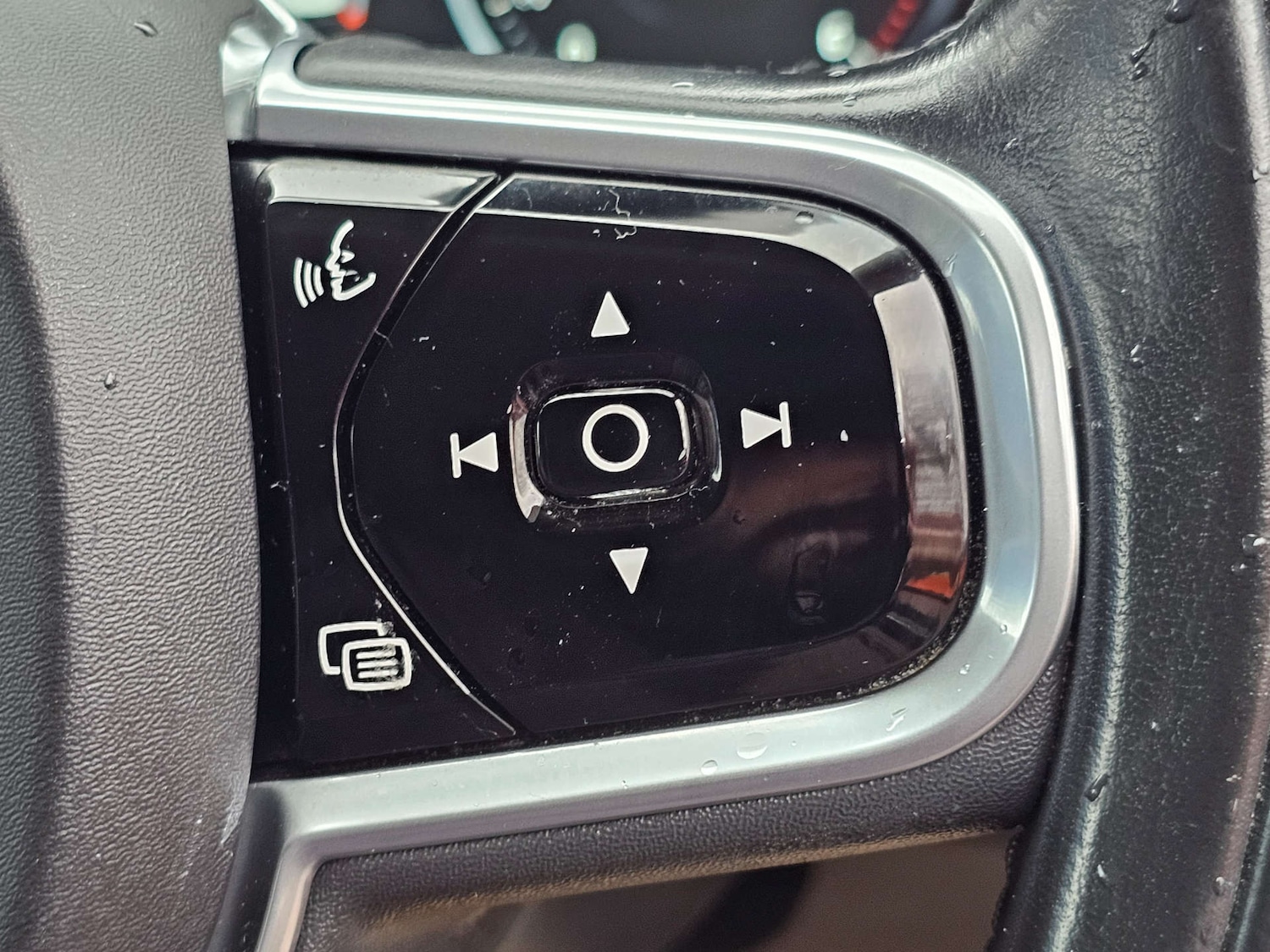 Used Volvo XC60 2017 for sale - 77523396: Photo 43