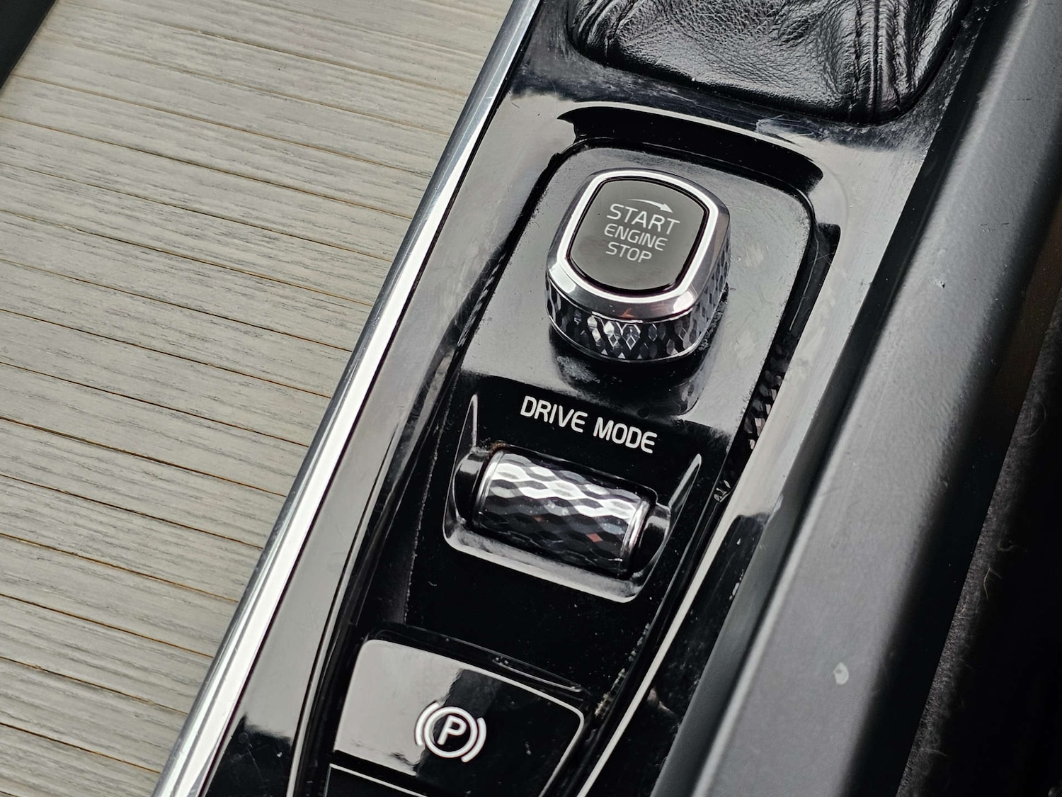 Used Volvo XC60 2017 for sale - 77523396: Photo 44