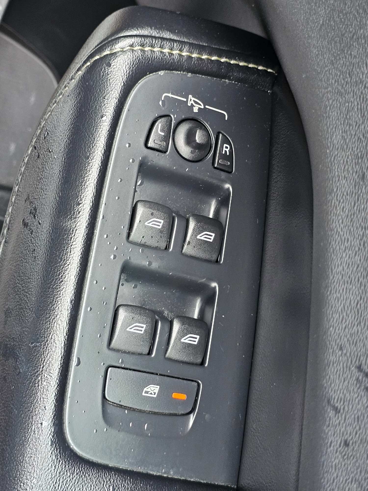 Used Volvo XC60 2017 for sale - 77523396: Photo 46