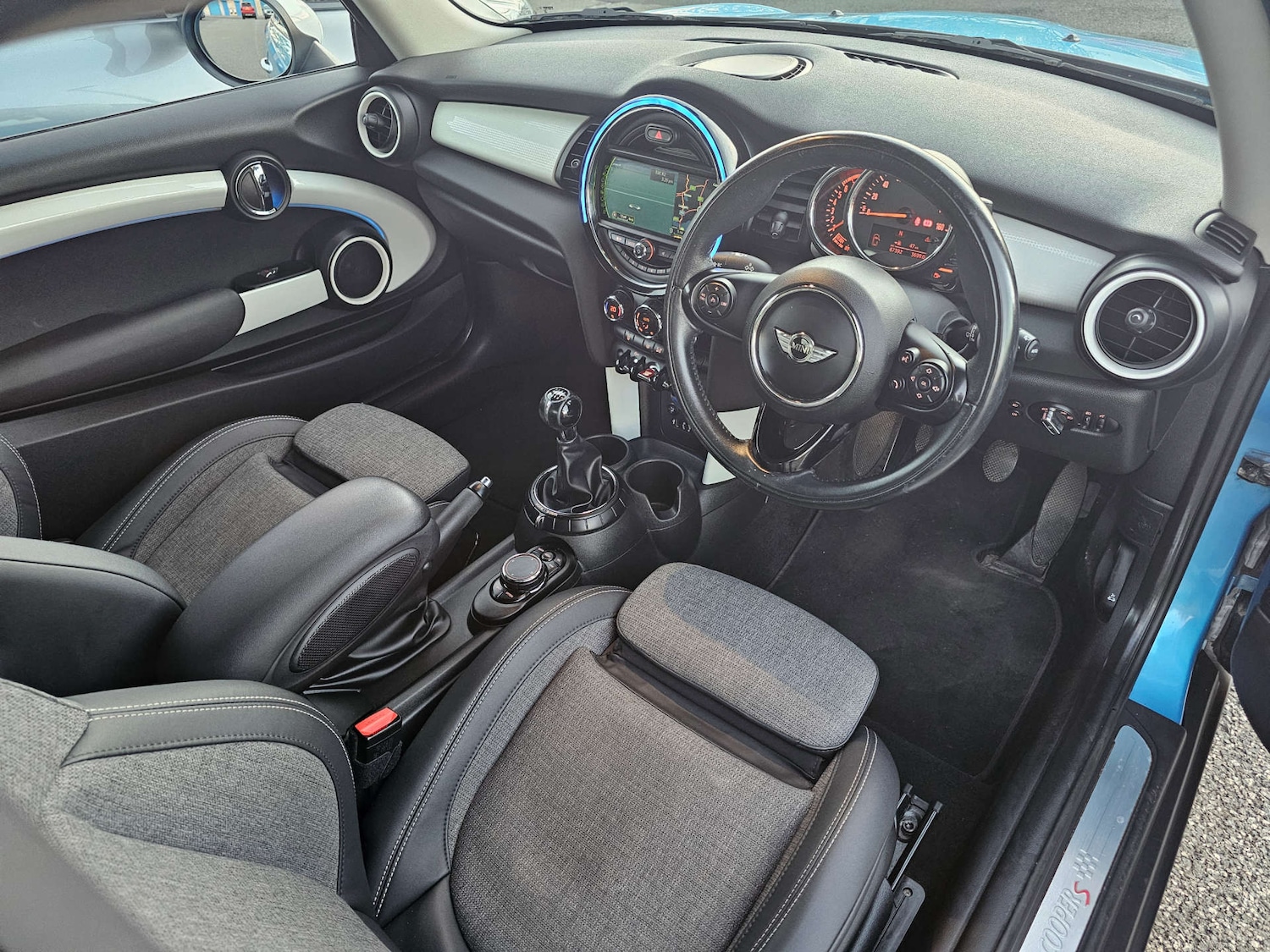 Used MINI Hatch 2015 for sale - 76393372: Photo 2