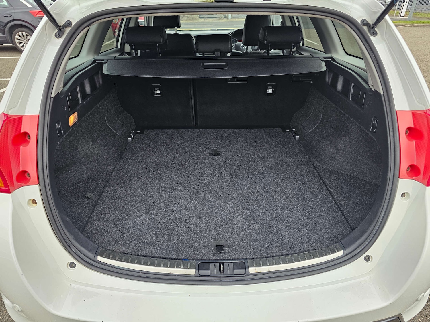 Used Toyota Auris 2015 for sale - 76198696: Photo 26