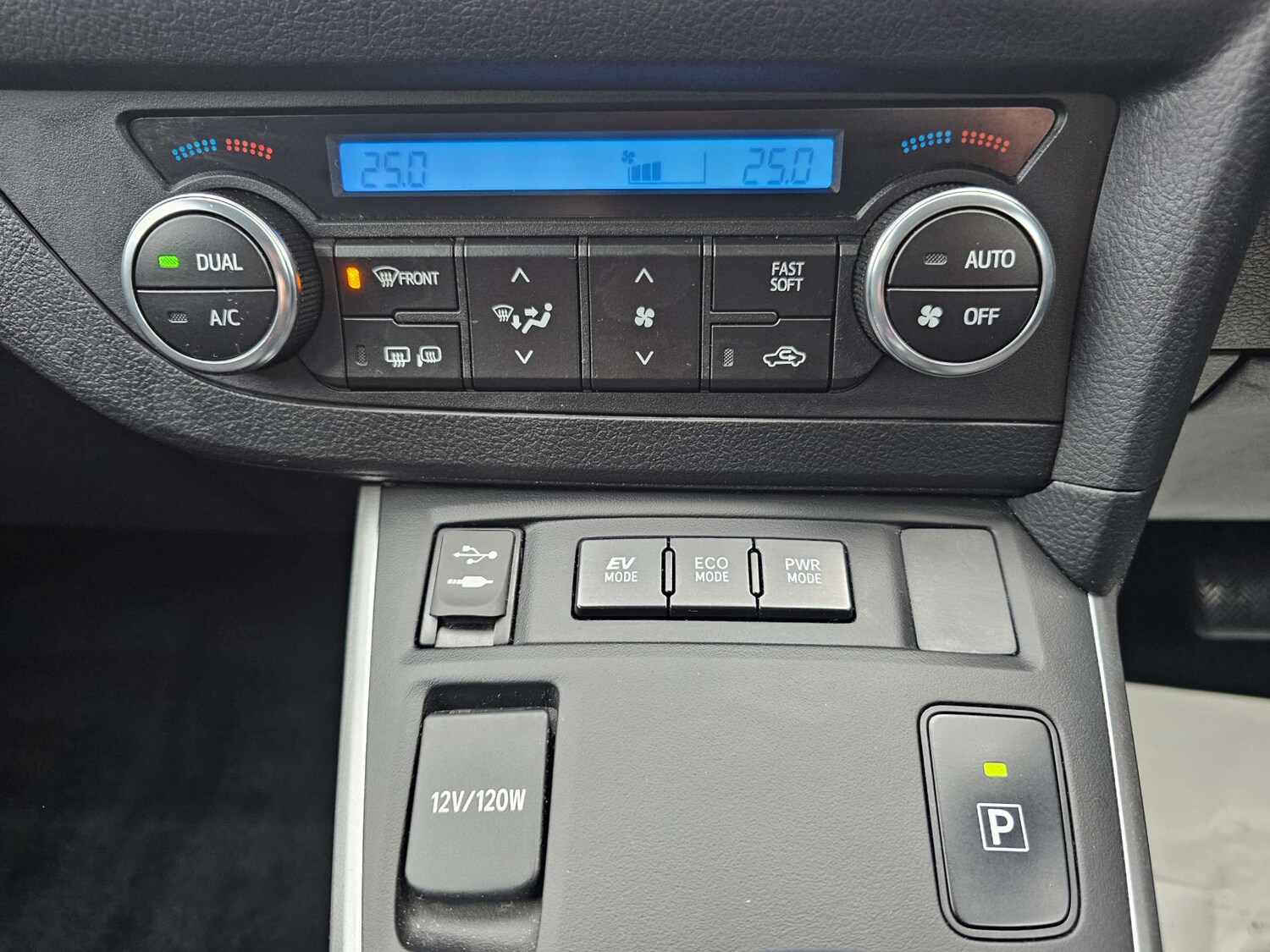 Used Toyota Auris 2015 for sale - 76198696: Photo 32