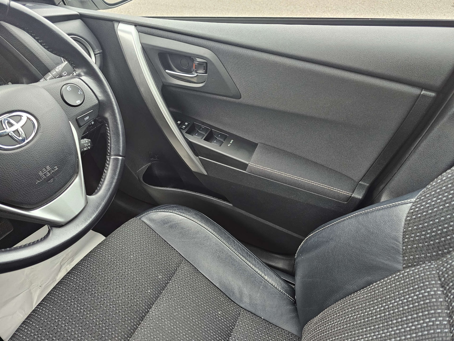 Used Toyota Auris 2015 for sale - 76198696: Photo 41