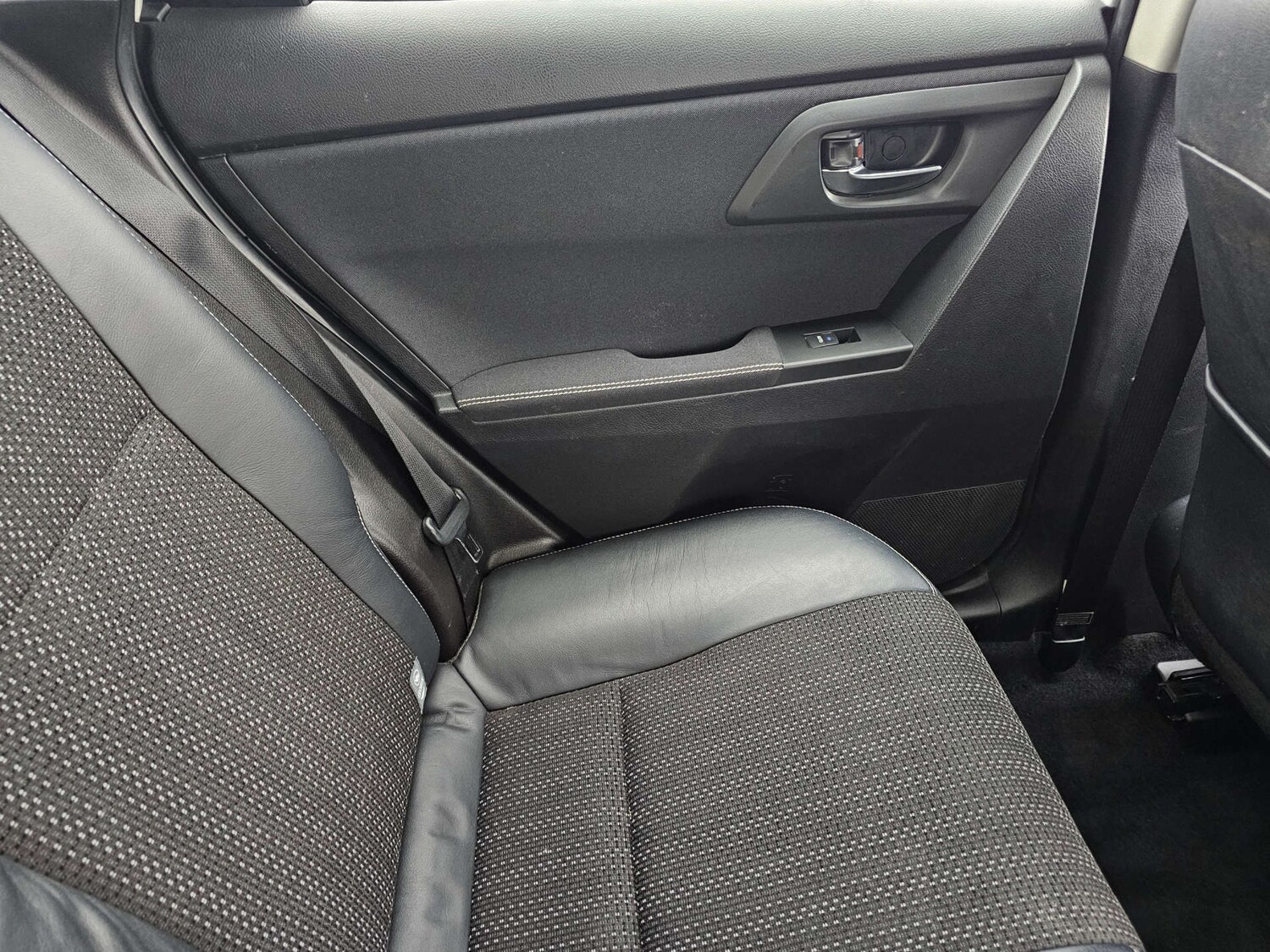 Used Toyota Auris 2015 for sale - 76198696: Photo 42