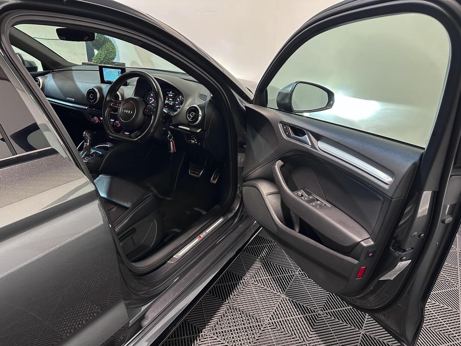 Used Audi S3 2015 for sale - 76793622: Photo 33