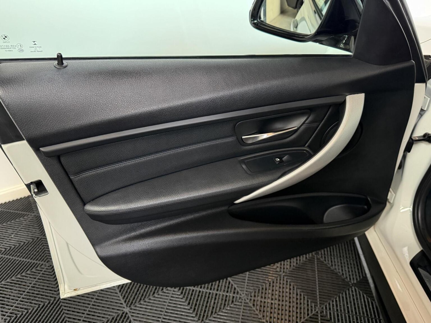 Used BMW 3 Series 2015 for sale - 77896134: Photo 39