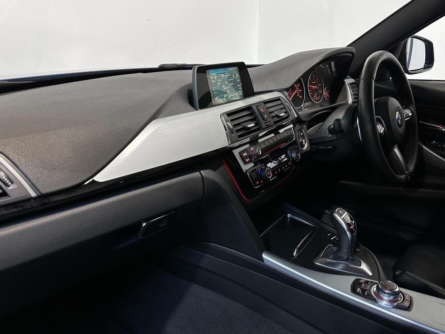 Used BMW 3 Series 2017 for sale - 76712634: Photo 42