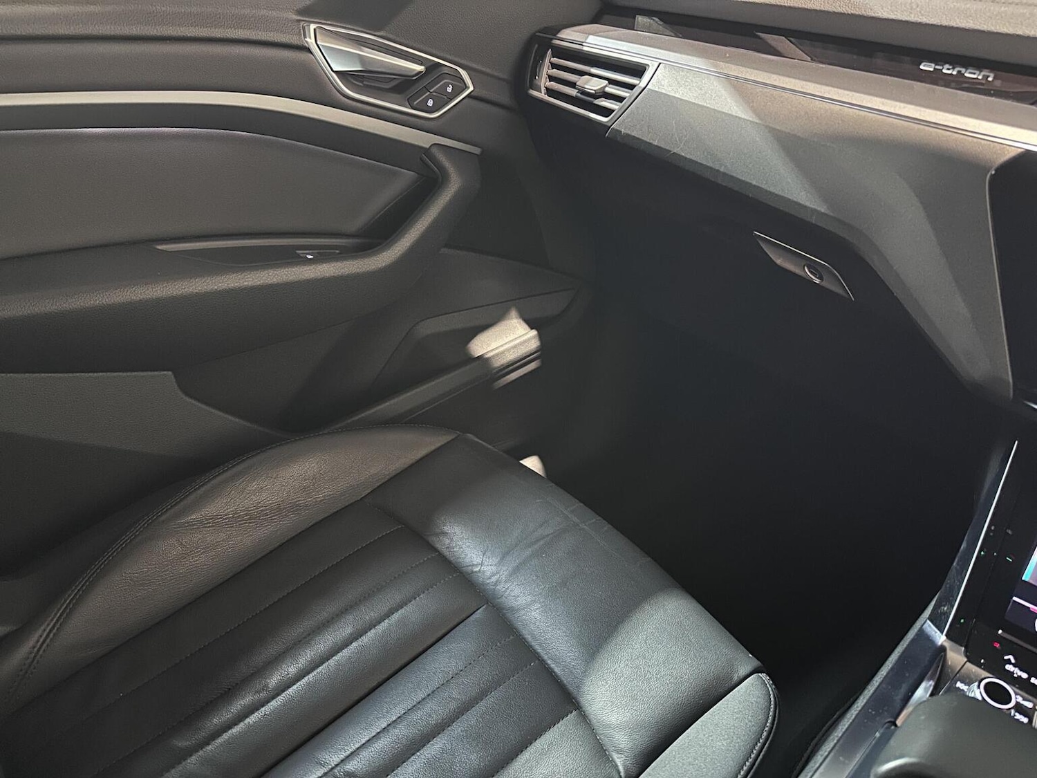 Used Audi e-tron 2019 for sale - 76769482: Photo 69