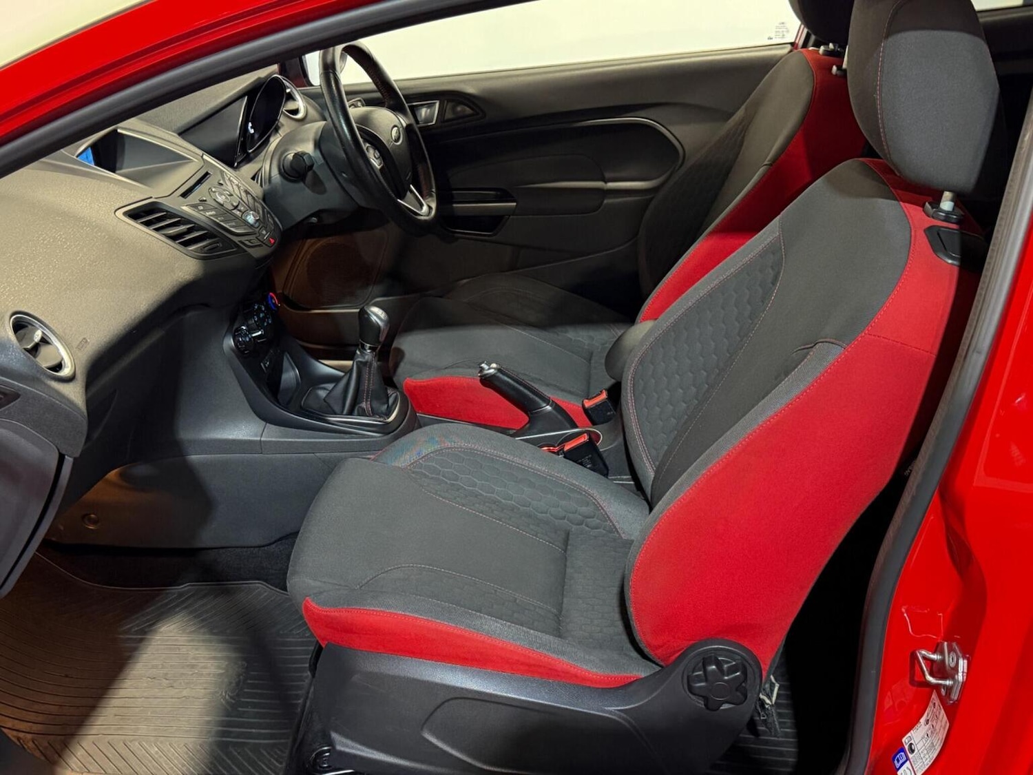 Used Ford Fiesta 2017 for sale - 77635365: Photo 14