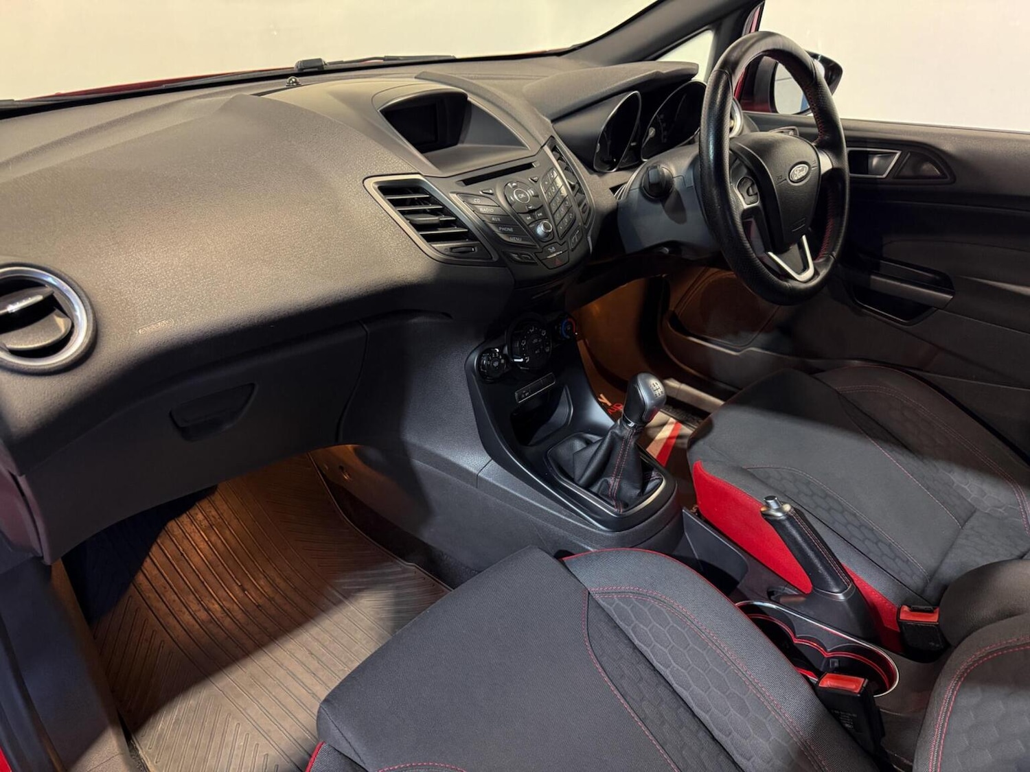 Used Ford Fiesta 2017 for sale - 77635365: Photo 4