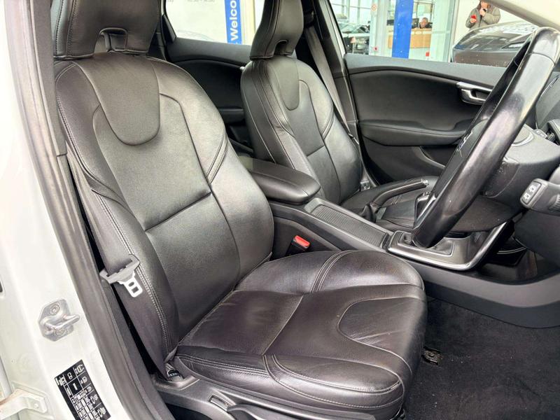 Used Volvo V40 2015 for sale - 76931398: Photo 13