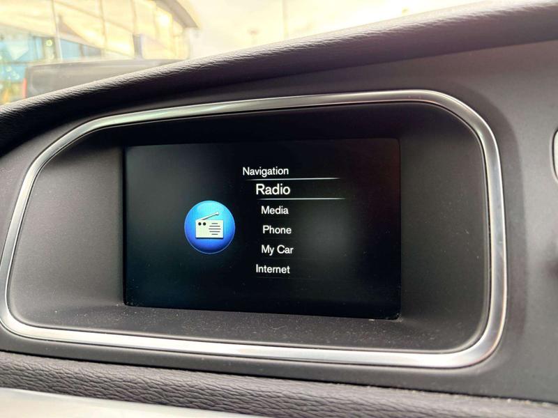 Used Volvo V40 2015 for sale - 76931398: Photo 15