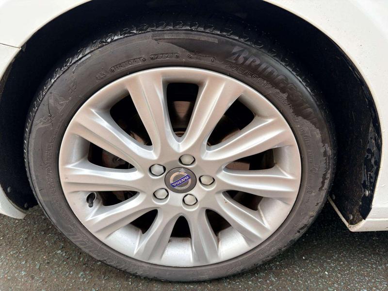 Used Volvo V40 2015 for sale - 76931398: Photo 28