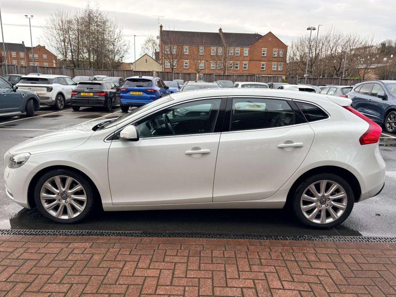 Used Volvo V40 2015 for sale - 76931398: Photo 3